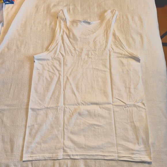 Gildan men's Medium white tank tops, Cotton heavyweight New 4 count - Picture 4 of 4